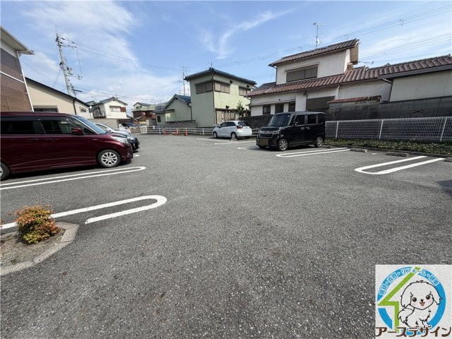 ジュネス・カーサの駐車場