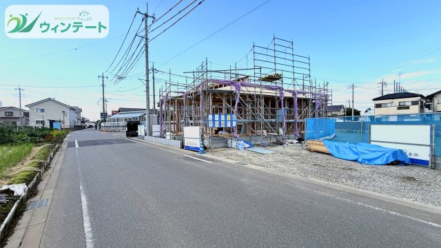 古河市上辺見第11　新築戸建　2号棟の前面道路含む現地写真|見通しの良い前面道路で、お子様の通学も安心。閑静な住宅街に位置する好立地です♪