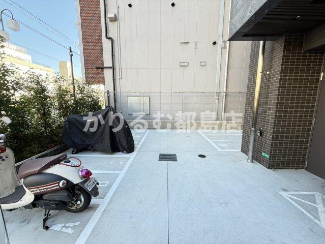 ミラージュパレス都島本通の駐車場