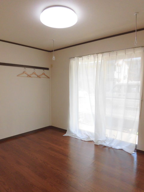 モアクレストの洋室|日当たり良好　明るい居室
