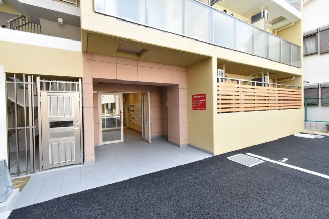 ハックスビエント甲子園口のエントランス