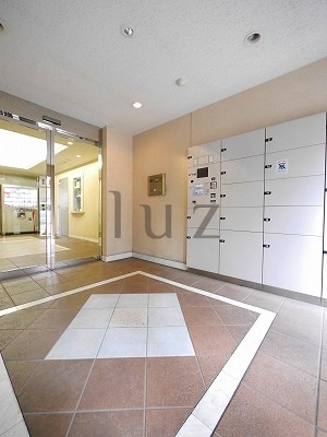 ライジングプレイス桜木町二番館のエントランス