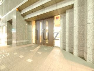 ライジングプレイス桜木町二番館のエントランス