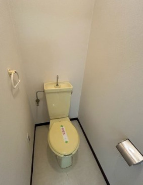 宝塚市光明町　サン光明のトイレ
