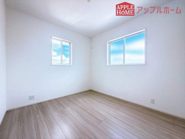 [新築住宅] 深谷市上柴町東2丁目 全3区画の洋室|２階居室は全室収納あり！たっぷりある収納活用でお部屋もキレイを保てます♪