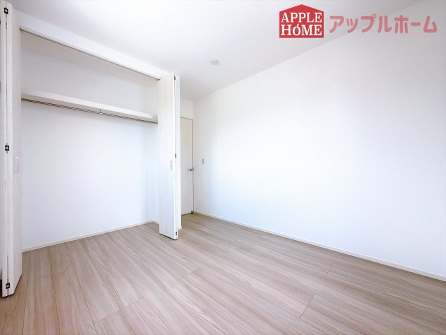 [新築住宅] 深谷市上柴町東2丁目 全3区画の洋室|２階居室は全室収納あり！たっぷりある収納活用でお部屋もキレイを保てます♪