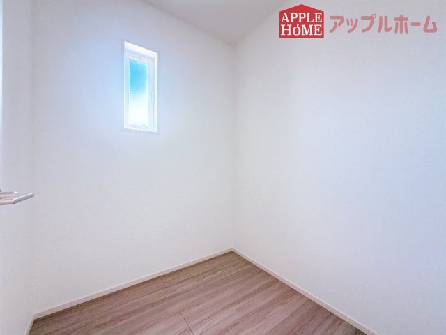 [新築住宅] 深谷市上柴町東2丁目 全3区画の収納|納戸あります♪机などを置いて書斎としても使えます♪
