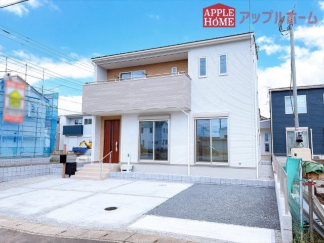 [新築住宅] 深谷市上柴町東2丁目 全3区画の外観|◆外観写真◆白貴重で清潔感あふれる外観が目を引くお洒落ハウス！ぜひ一度内覧へお越しください！物件の魅力沢山お伝えします！いつでもお気軽にお問合せOKです！TEL「0120-466263」