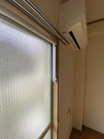 石渡マンションの内装|明るい室内です