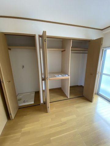 石渡マンションの収納|便利な収納スペースです