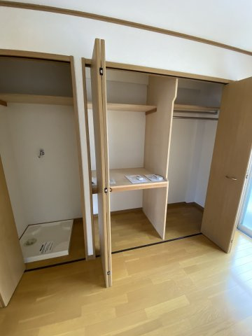 石渡マンションの内装|明るい室内です