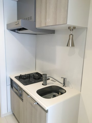 クレヴィスタ品川西大井のキッチン|コンパクトなキッチンで掃除もラクラク