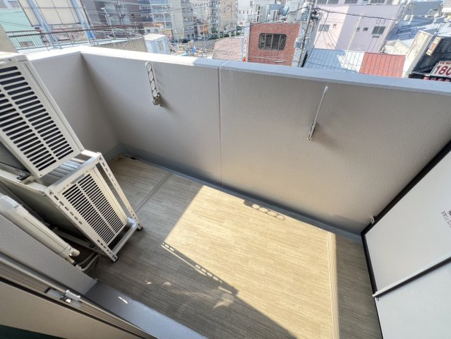プレミアム長瀬駅前のバルコニー