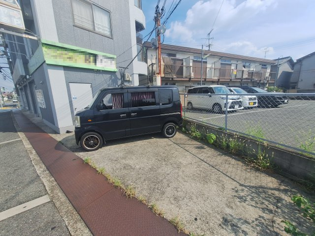 清久ハイツ1階店舗事務所の駐車場