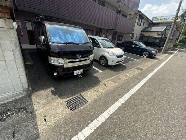 Limpia　MAKIの駐車場