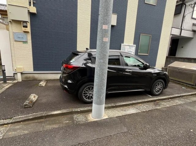 レオネクスト四季の風の駐車場