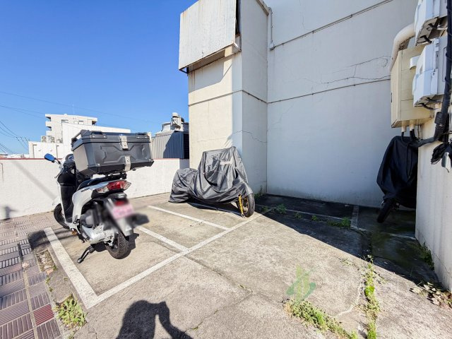 板橋スカイプラザの駐車場|バイク置き場