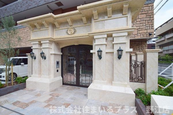プレジオ城東中央のエントランス
