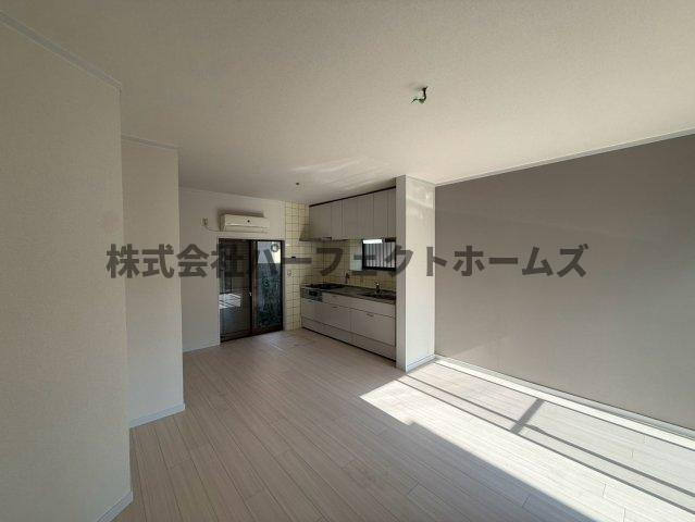 杉責谷1丁目戸建　賃貸の居間・リビング|ゆったりとしたリビングです