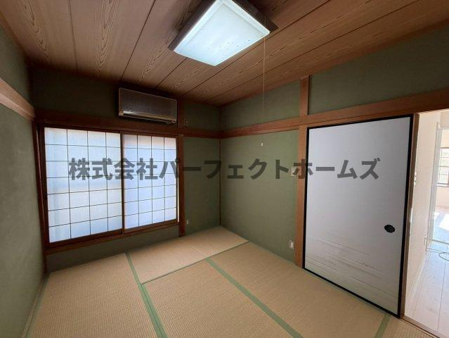 杉責谷1丁目戸建　賃貸の和室|落ち着いた雰囲気の和室付きです