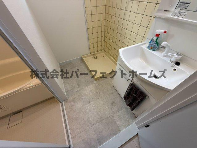 杉責谷1丁目戸建　賃貸の洗面所|コンパクトで使いやすい洗面所