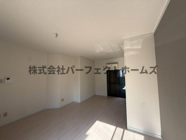 杉責谷1丁目戸建　賃貸の居間・リビング|おしゃれな居間です