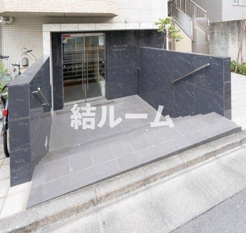 豊島区池袋３丁目の賃貸マンションのエントランス
