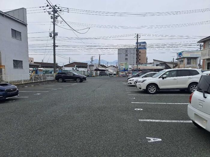 ブランシュール　Ａの駐車場