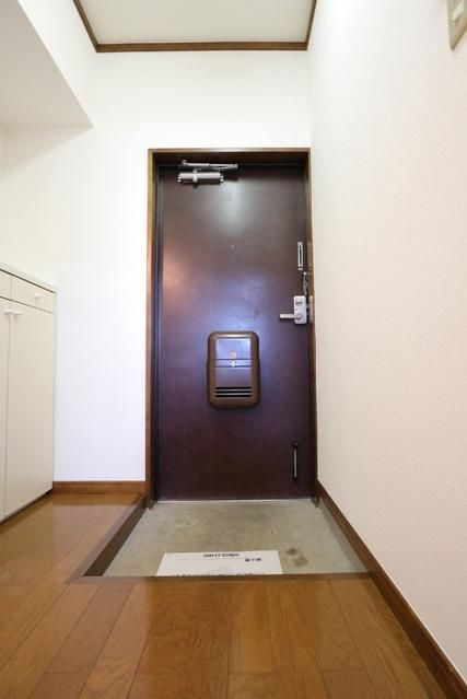 クリエール南林間の玄関