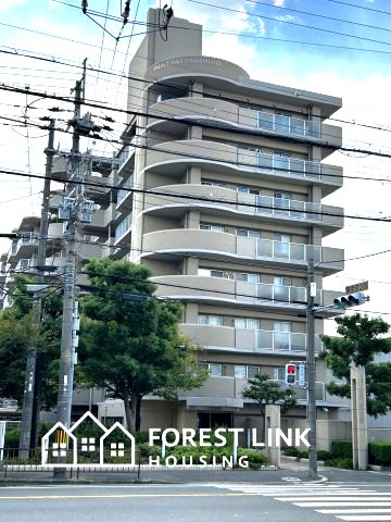 パレス八尾山本の外観|存在感のある落ち着いた外観のマンションです♪