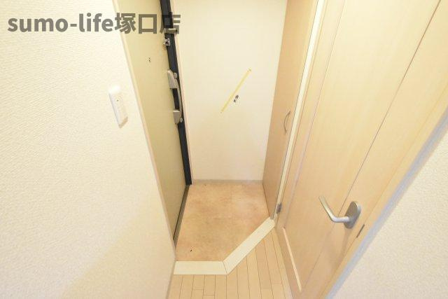 エールスタージュ伊丹の玄関