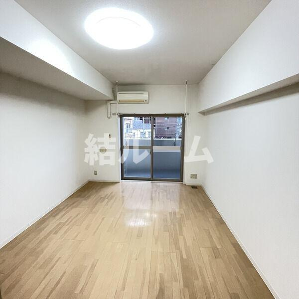 板橋区板橋２丁目の賃貸マンションの居間・リビング