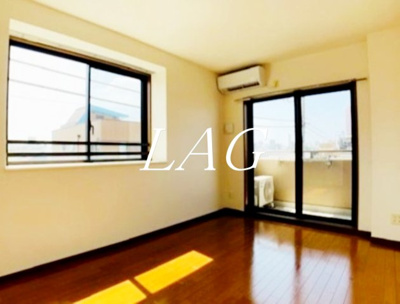 【居間・リビング】 | ティアラ三軒茶屋 | 洋室のお部屋です。