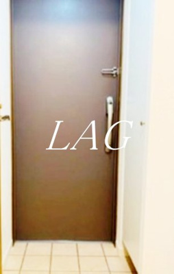 【玄関】 | ティアラ三軒茶屋 | 玄関です。