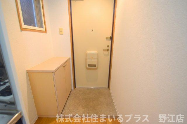 ラチチュード大宮の玄関