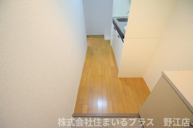 ラチチュード大宮の玄関