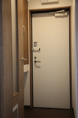 【玄関】 | Katze筥松 | 明るい玄関です※写真は類似です