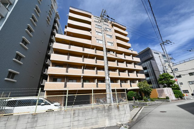 ダイアパレス新大阪 の外観|大阪メトロ「西中島南方」駅徒歩5分の便利な立地の物件です。