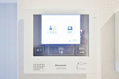 【設備】 | サクラテラス | モニター付きインターフォンです。