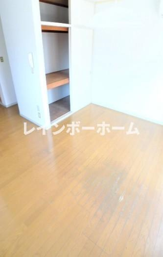 レジデンスメウミシマの居間・リビング
