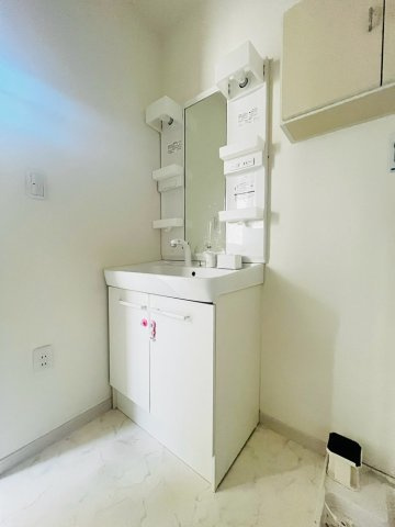 西舞子１丁目貸家の洗面所
