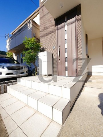 港南台１丁目戸建てのエントランス