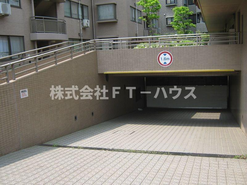 グロースメゾン海神の駐車場