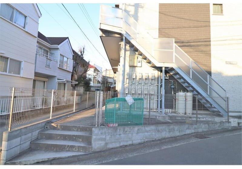 アムール西谷のエントランス