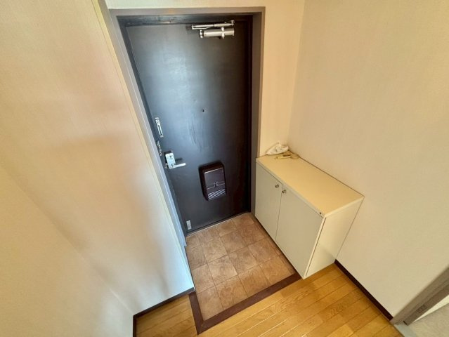 ライフコート市川の玄関