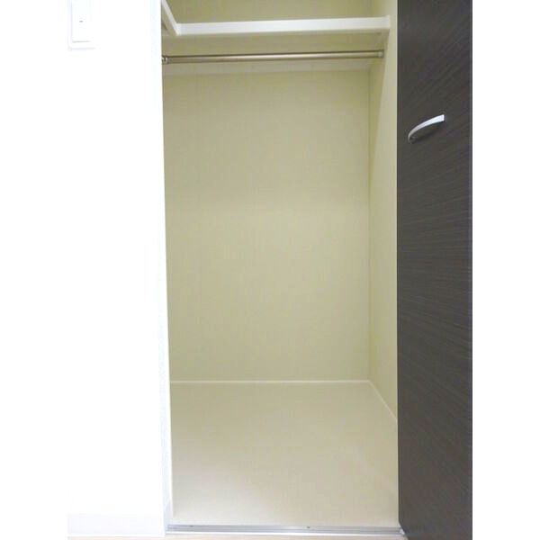 名古屋市中村区長戸井町２丁目の賃貸マンションの収納