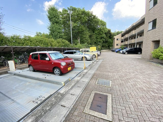 グリーンヒル・エデンの駐車場