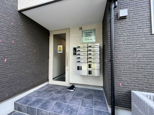 ジーメゾン名古屋正徳のエントランス|落ち着いたエントランスです