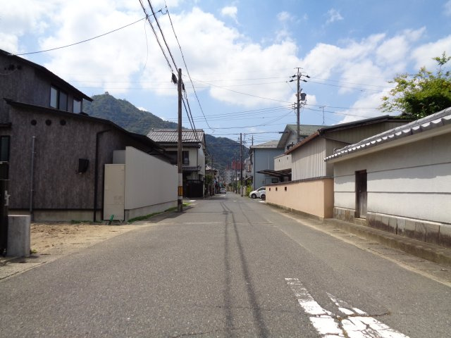 岐阜市長良東郷町２丁目土地の前面道路含む現地写真