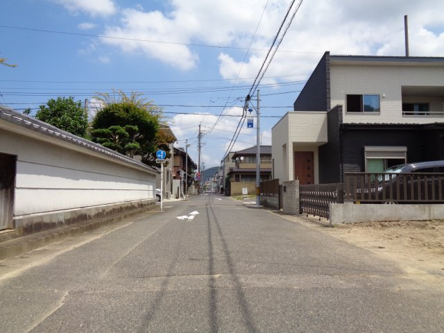 岐阜市長良東郷町２丁目土地の前面道路含む現地写真